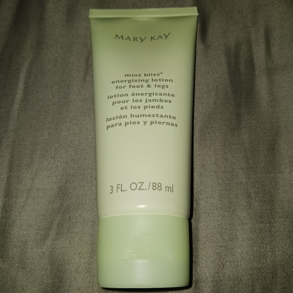 NEW! MARYKAY MINT BLISS ENERGIZING LOTION FOR LEGS AND FEET (3oz) - Picture 1 of 9
